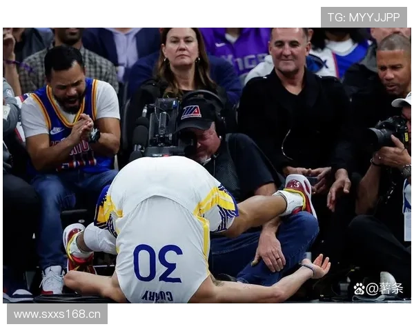 克莱三分球表现不佳仅得11分3篮板1助攻正负值惨遭21